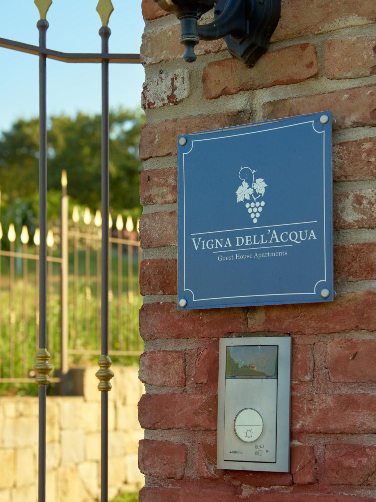Vigna Dell'Acqua Villa Санто Стефано Белбо Екстериор снимка