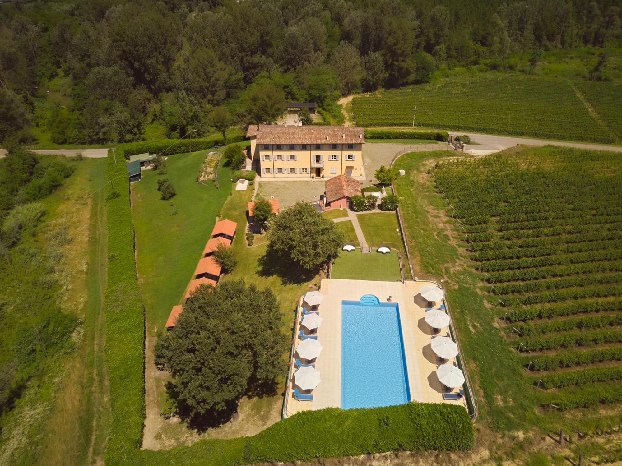 Vigna Dell'Acqua Villa Санто Стефано Белбо Екстериор снимка
