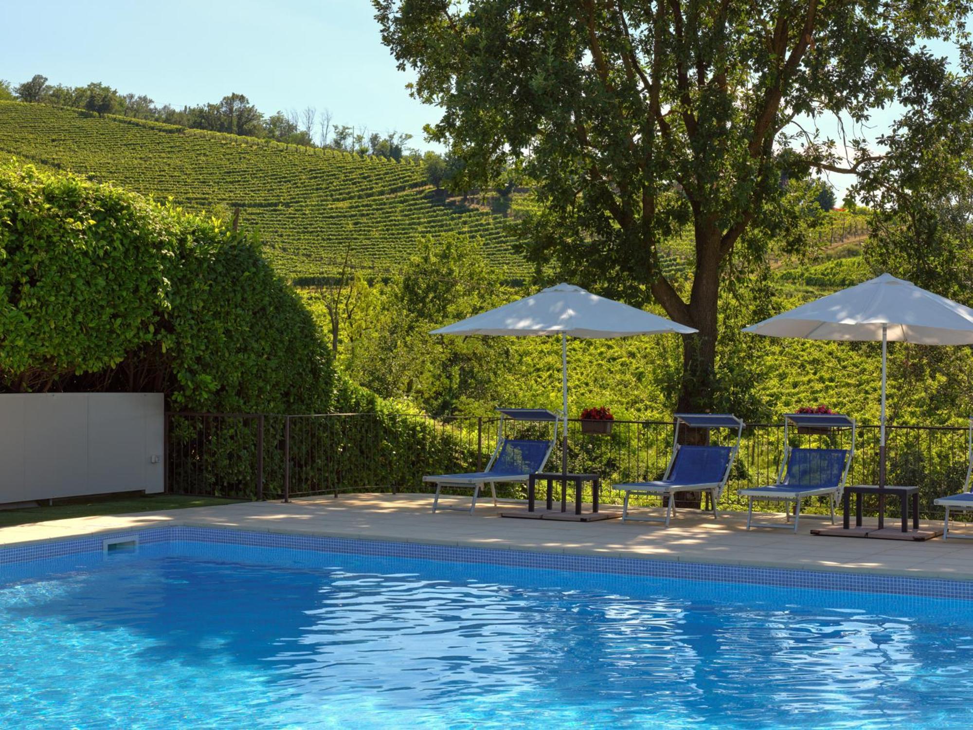 Vigna Dell'Acqua Villa Санто Стефано Белбо Екстериор снимка