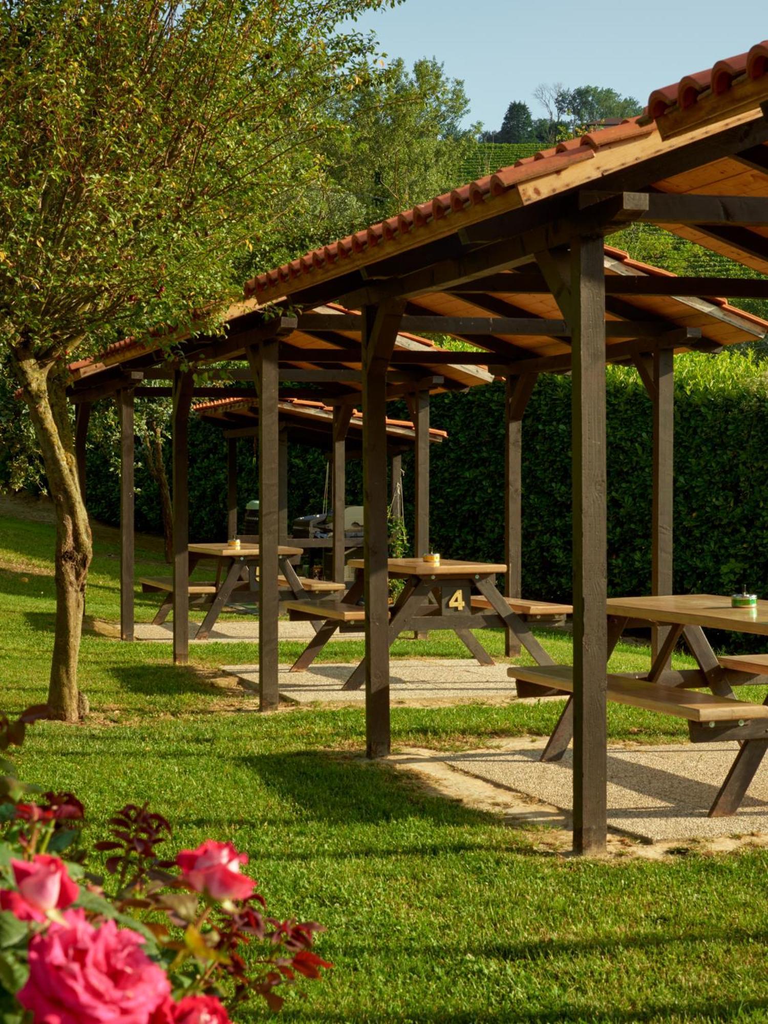 Vigna Dell'Acqua Villa Санто Стефано Белбо Екстериор снимка